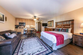 Charming Studio Deluxe w/kitchen #215 at Donner Lake Village Truckee